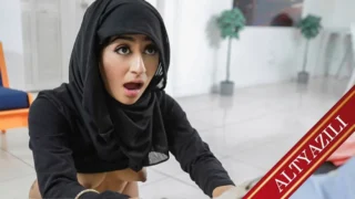 Kafası Güzelken Arkadaşının Koynuna Giren Minyon Kız Sikilerek Uyandı